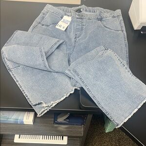 HUE Women's Denim pull on Jeans in Light Blue